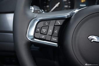 2016款捷豹XF 2.0T自动两驱R-Sport运动版