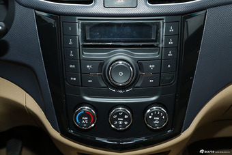 2014款五菱宏光S 1.2L手动舒适型