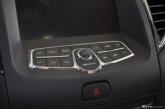 2013款奔腾B50 1.6L自动豪华版