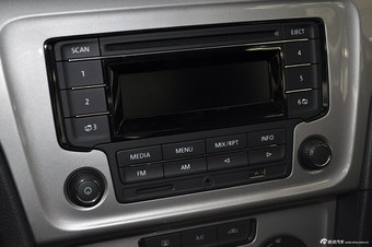 2013款朗逸1.6L自动风尚版 锐意红