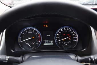 2015款汉兰达3.5L自动四驱豪华版7座