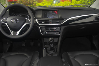 2015款V CROSS 1.5L手动智趣型