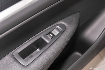 2014款标致308乐享版1.6L自动风尚型