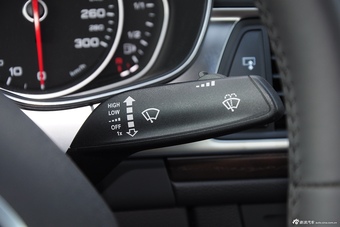 2015款奥迪A6L 35FSIquattro舒适型