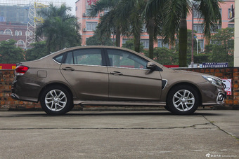 2015款V5菱致plus 1.5L手动智尊型