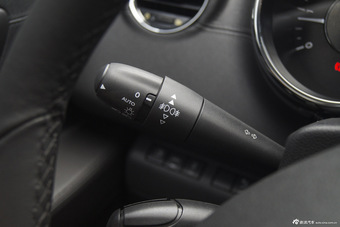 2015款东风标致3008 1.6T自动THP至尚版