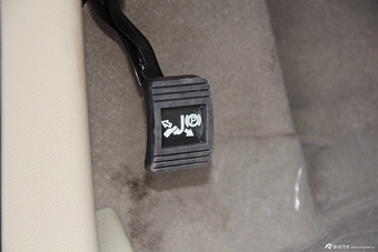 2015款GL8商务车2.4L豪华商务尊享版