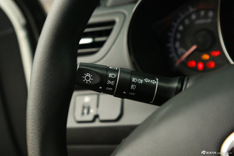 2015款起亚K2 1.4L自动GLS三厢