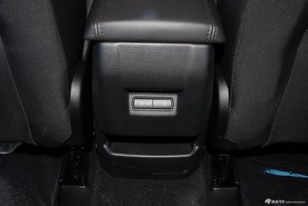 2015款福克斯两厢1.6L手动舒适型