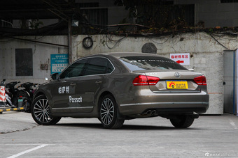 2014款帕萨特2.0T DSG至尊版