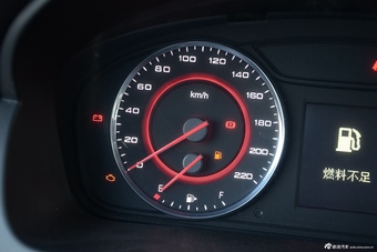 2016款上汽大通G10 2.0T自动行政版