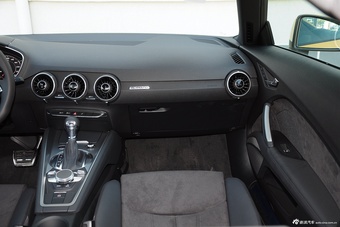 2015款奥迪TT Coupe 45TFSI quattro