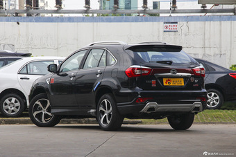 2015款比亚迪S7升级版2.0T自动旗舰型