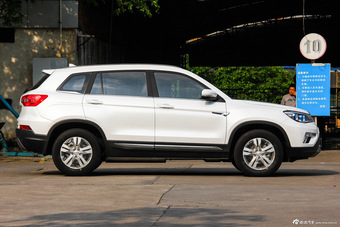 2016款长安CS75 2.0L手动舒适型国5