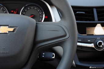 2015款3 1.3L AMT理想版