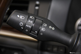 2015款雷克萨斯ES 2.5L自动300h豪华版