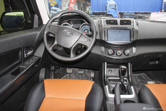 2015款骐铃T7 2.8T手动两驱尊贵版加长轴距JE493ZKQ4CB