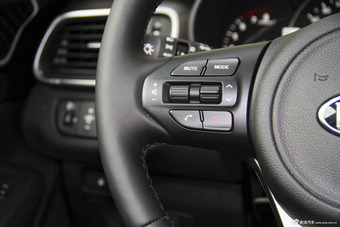 2015款索兰托L 2.4L自动汽油四驱精英版 7座 国5