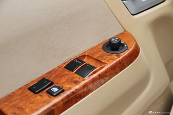 2014款蒙派克S 2.8T新干线豪华型ISF2.8