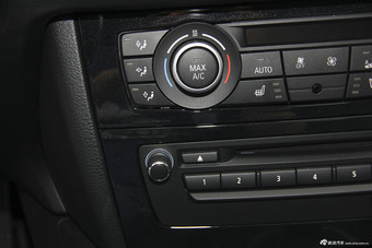 2015款宝马X1 2.0T自动xDrive20i 时尚晋级版