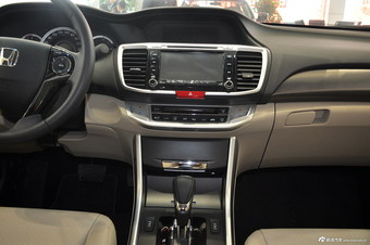 2014款雅阁2.0EXN豪华导航版 探戈红