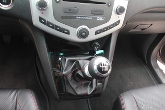 2014款比亚迪S6 1.5TI手动旗舰型