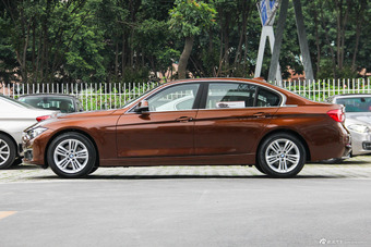 2016款宝马3系 2.0T自动320Li时尚型