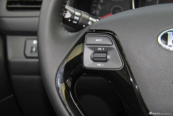 2015款起亚K2 1.6L自动Premium三厢