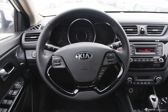 2015款起亚K2 1.4L自动Premium三厢