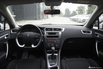 2016款DS 6 1.6T舒适版THP160图片