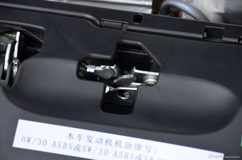 2015款东风标致308S 1.6T自动睿驰版