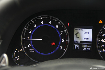 2013款英菲尼迪QX70 3.7L超越版