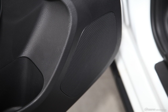 2014款宝骏610 CROSS 1.5L自动豪华型