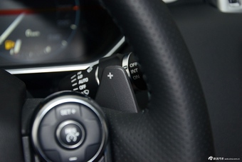 2016款揽胜运动版3.0自动SDV6 HSE Dynamic