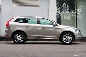 2016款沃尔沃XC60 2.0T 智进版