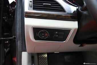 2015上海车展：众泰Z700