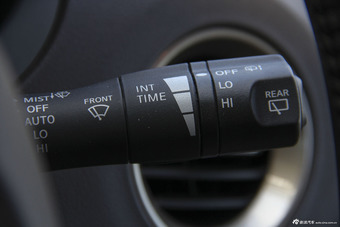 2014款雷诺科雷傲2.5L四驱豪华版