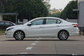 2014款东风标致408 1.8L自动豪华版