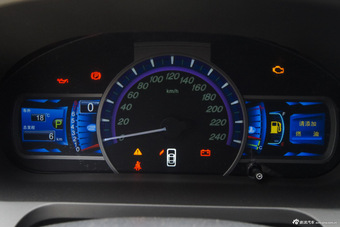 2015款比亚迪S7升级版2.0T自动尊贵型