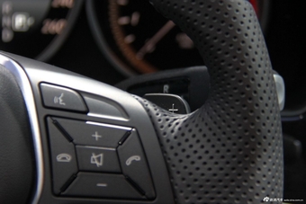 2014款奔驰E级内饰