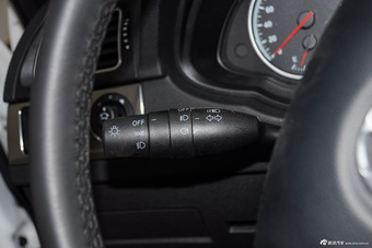 2014款中华V5 1.6L手动豪华型