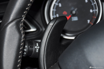 2014款东风标致408 1.6T自动至尊版