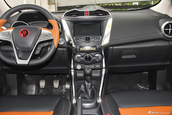 2016款比亚迪元1.5L手动尊荣型