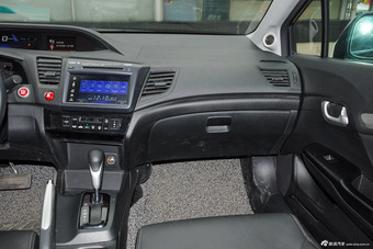 2016款思域1.8L自动豪华版