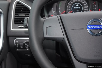 2016款沃尔沃XC60 2.0T T5智行版