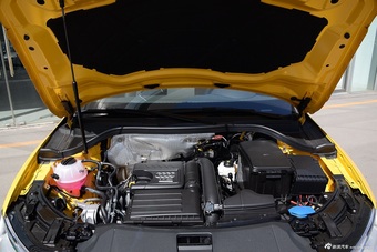 2016款奥迪Q3 1.4T自动30TFSI风尚型