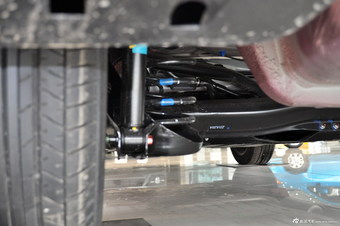 2013款凌派1.8L自动豪华版 探戈红