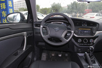 2015款海马M6 1.5T手动豪华型