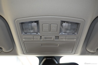 2016款奔腾B90 1.8T自动尊贵型十周年纪念版