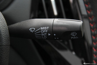 2015款比亚迪秦1.5T自动双冠旗舰Plus版